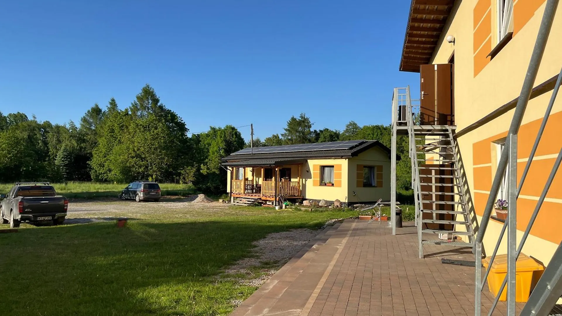 Fajna Kwatera Warszawa 0*,  Polska